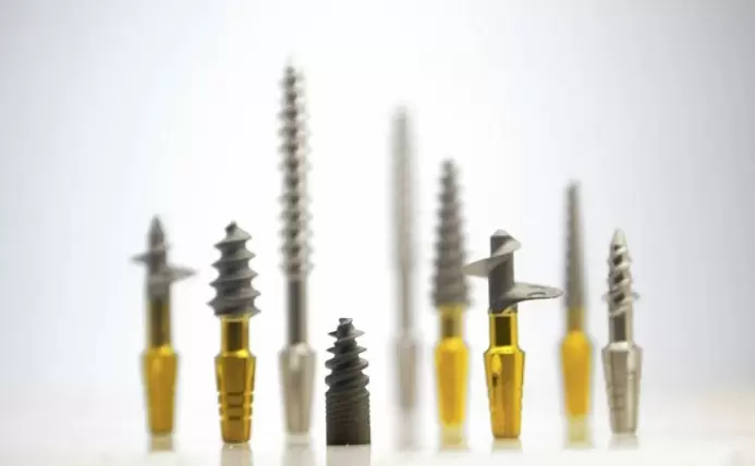Штифты для зубных имплантов
